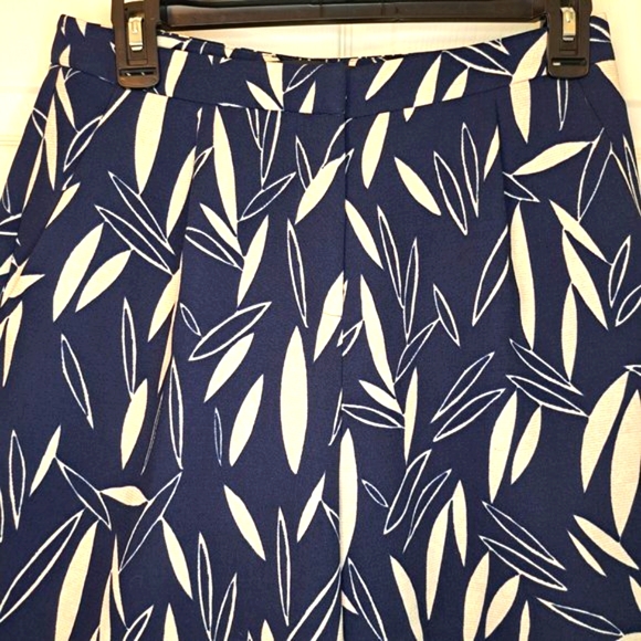 TopShop Blue Cape Leaf Patterned Culottes Wide Leg Capris Shorts Size 6 Petite - Picture 3 of 6